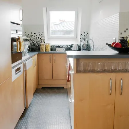 Eiffel & Invalides - 1br - Cityapartmentstay *